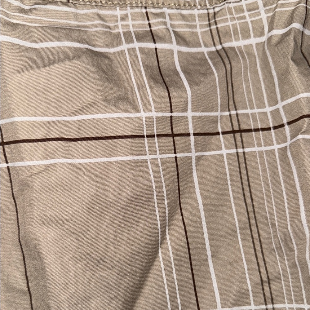 Nike Men's Tan Plaid Cargo Shorts - Picture 3 of 8